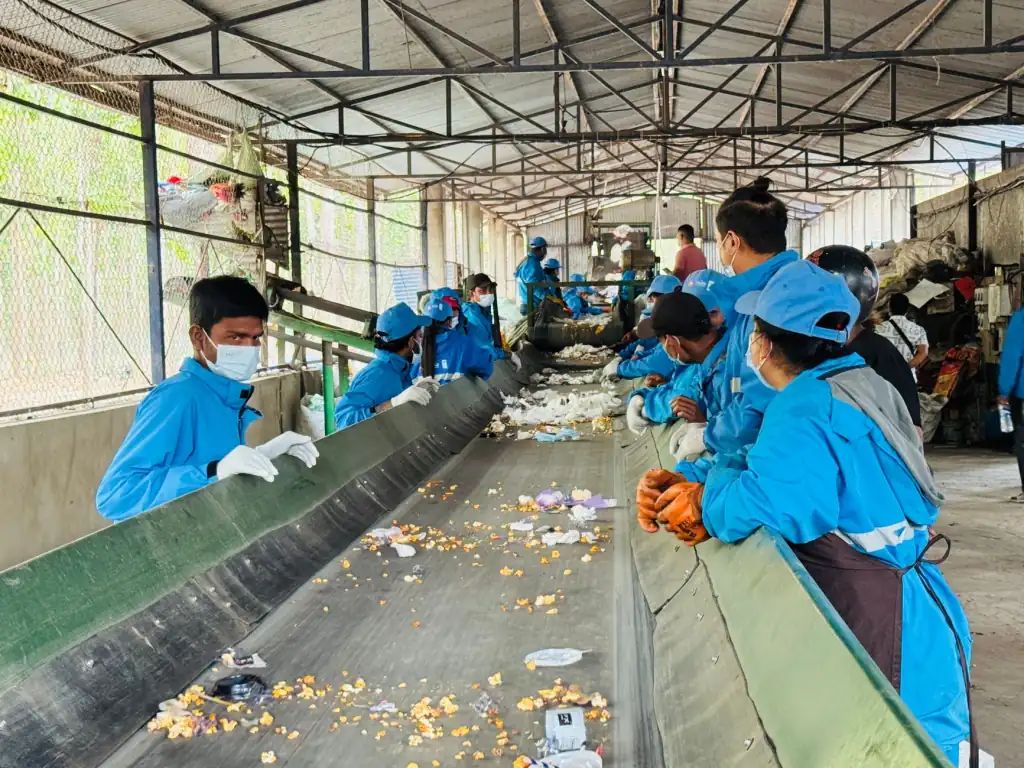 陕西龙朔通信技术有限公司光纤收发器与光模块在弱电工程中的应用选型指南